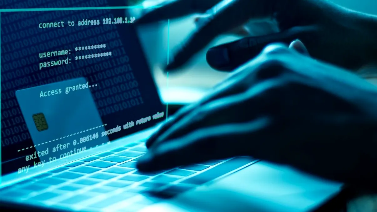 Atenție la noile escrocherii telefonice: Cum te pot păcăli falșii polițiști și specialiști bancari