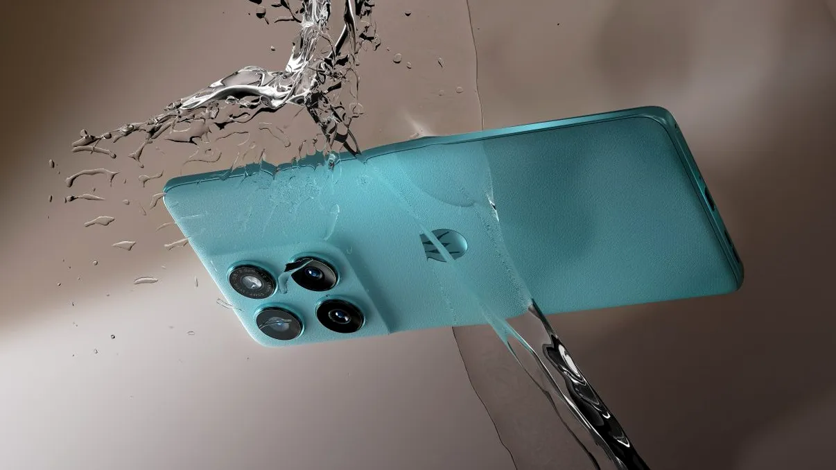 Motorola edge 60 fusion, lansat oficial. Este primul telefon din lume curbat pe patru laturi certificat Pantone