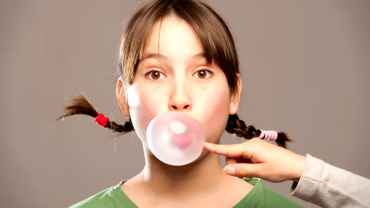 Așa scapi de herpes și gripă cu gumă de mestecat. Cum te ajută noua invenție, conform oamenilor de știință