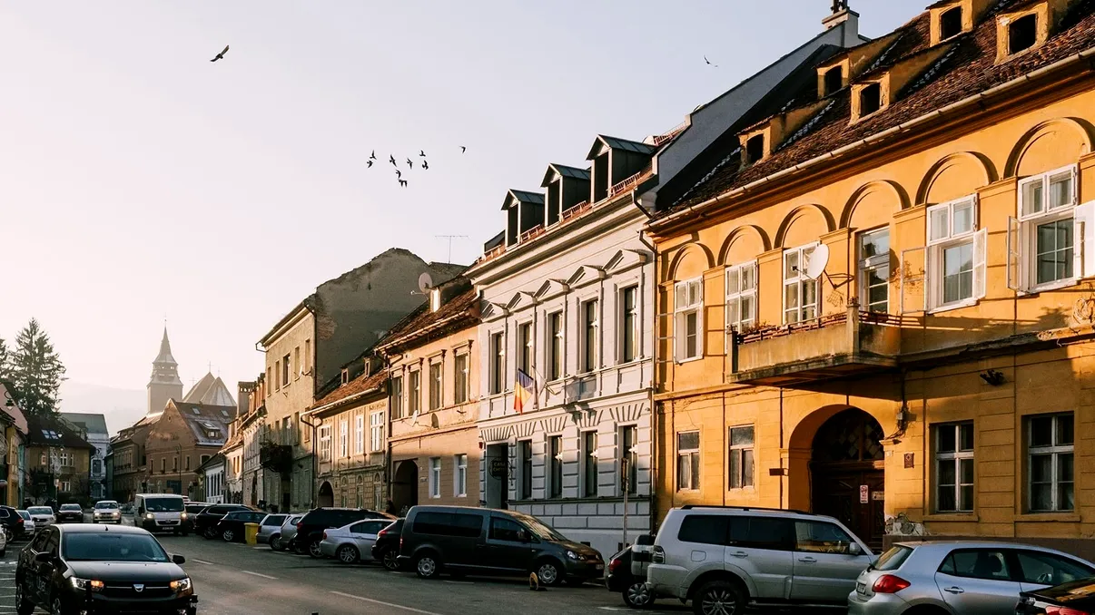 Investiție de poveste în inima Brașovului: hotel istoric complet renovat, gata de preluare