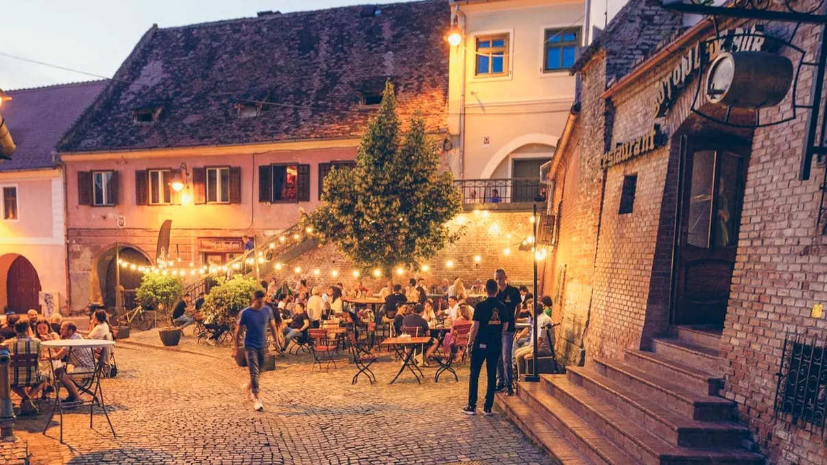 Oraşul din România care ascunde cel mai vechi restaurant din ţară. Însuşi Mihai Viteazul s-ar fi cinstit  aici