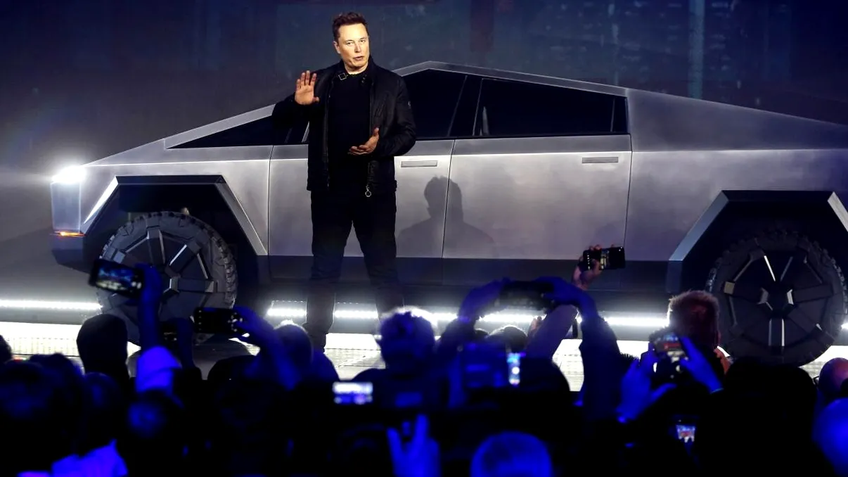 Tesla Cybertruck, un eșec pentru Elon Musk: Depozitele Tesla, suprasaturate de mașinile care nu se mai vând