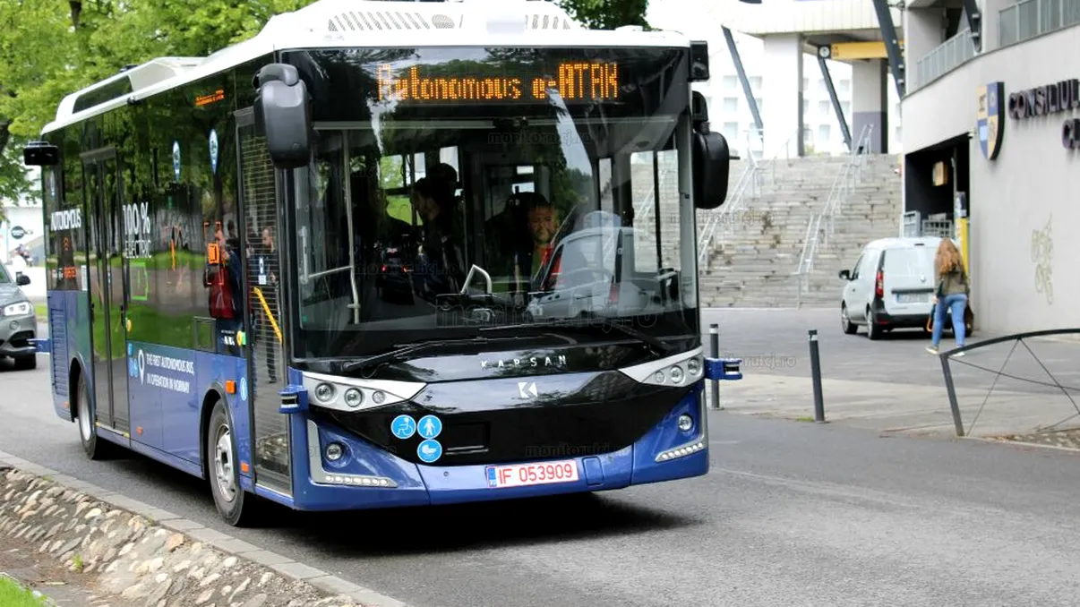 Autobuzul fără șofer a apărut și la noi. Orașul din România în care au început testele, viteza maximă este de 40 km/h
