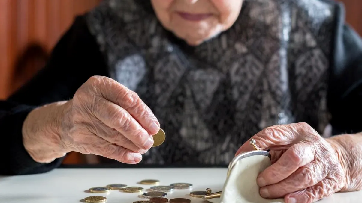 Blocaj la Casa de Pensii. Pensionarii din toate colțurile țării sunt afectați, ce beneficii sunt suspendate pentru o perioadă