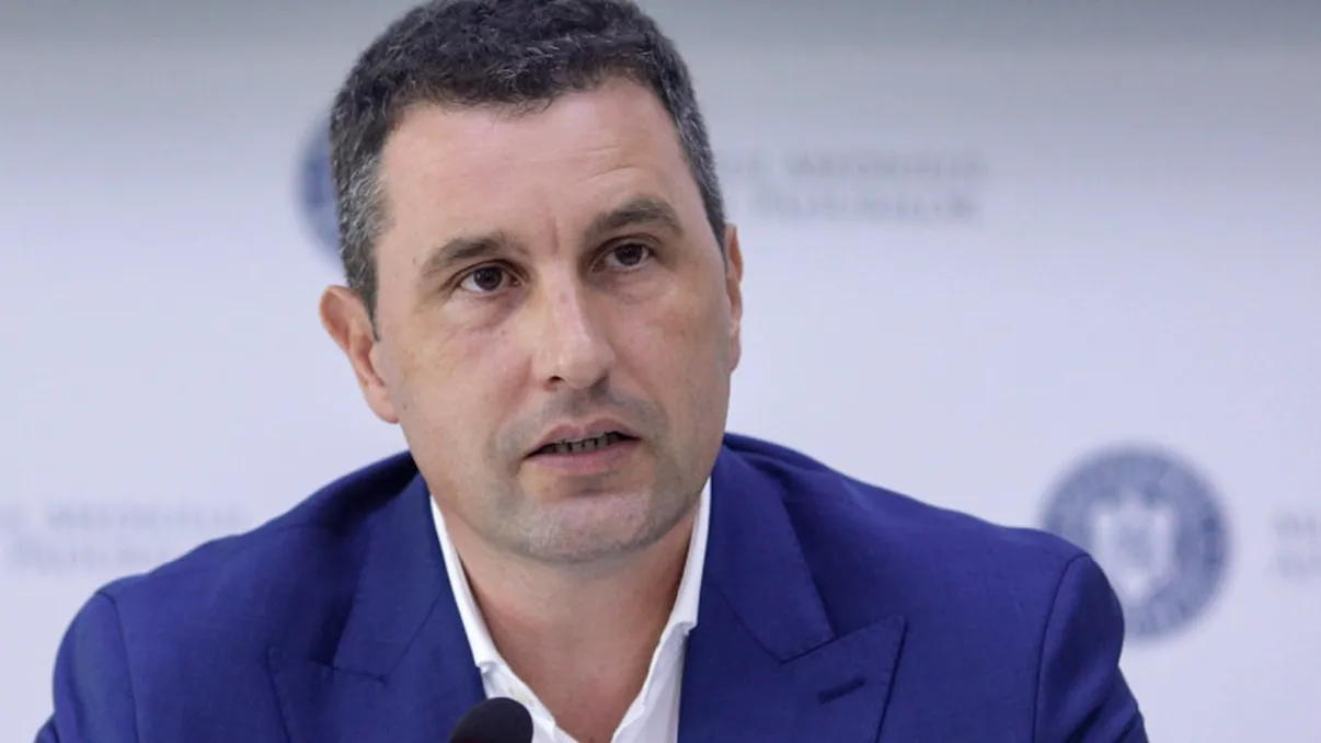 Ce se întâmplă cu pensiile şi salariile de la stat după ce Euro a crescut. Explicaţiile ministrului de Finanţe