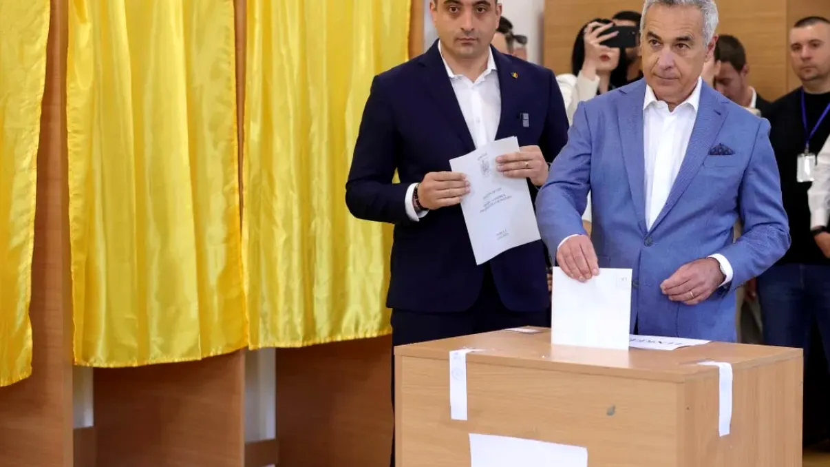 Gestul care l-a extaziat pe Călin Georgescu. Momentul a stârnit un val de reacții negative: „Una din cele mai triste și umilitoare imagini”