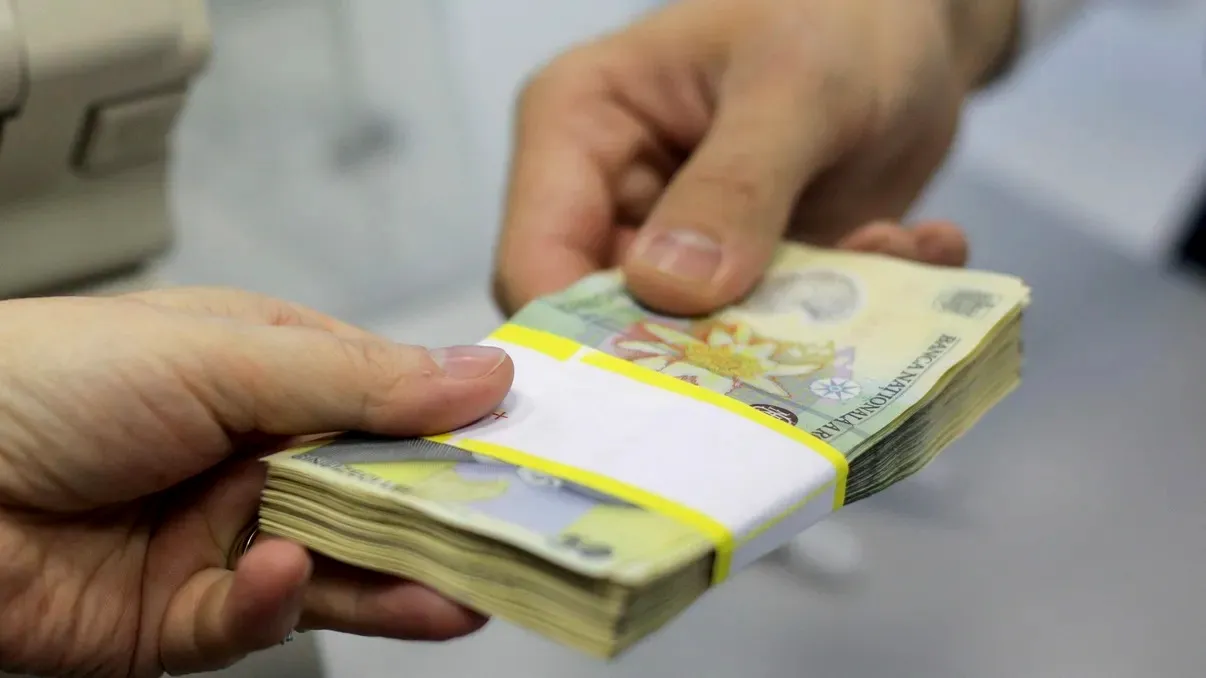 Mărire de salariu de 1.000 de lei în vara lui 2025, pentru toți angajații din România care completează acest document