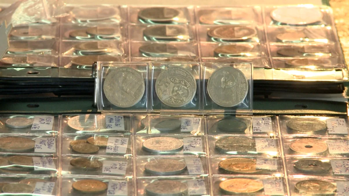 Moneda de 3 lei care a ajuns să se vândă cu o mică avere. Bunicii o au prin cutii sau sertare