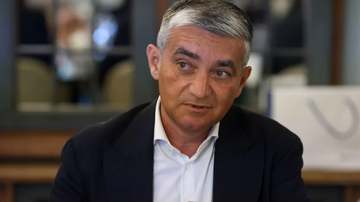 Primarul din Sinaia, ridicat din propria casă de polițiști. Vlad Oprea va fi dus în arestul de la Câmpina