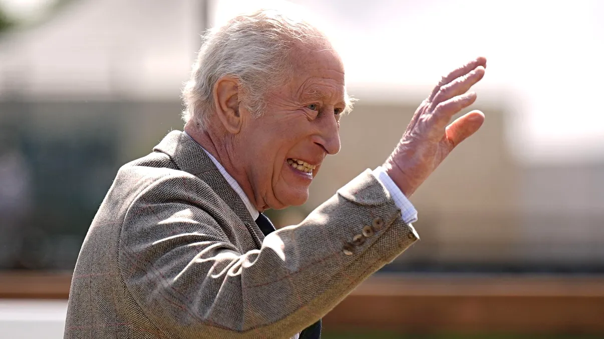 Regele Charles, mai bolnav decât se credea. A refuzat chimioterapia, Prinţul William ar fi pregătit pentru succesiune