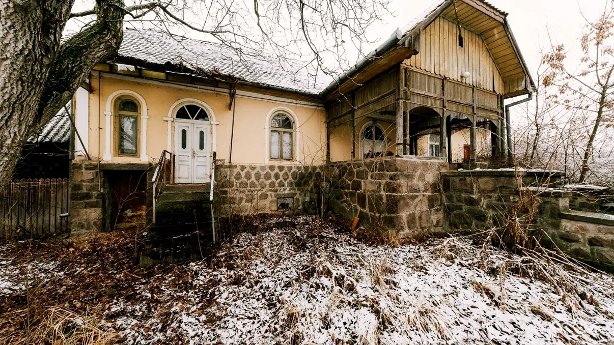 Căsuța din Bixad: un colț autentic de liniște în inima Covasnei, la doar 85.000 de euro