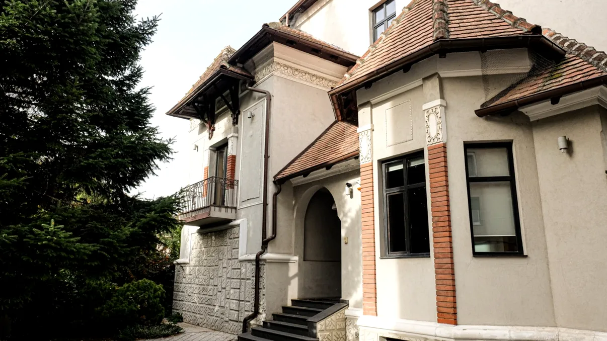 O bijuterie arhitecturală în inima Timișoarei – vilă neoromânească cu prestanță și potențial nelimitat