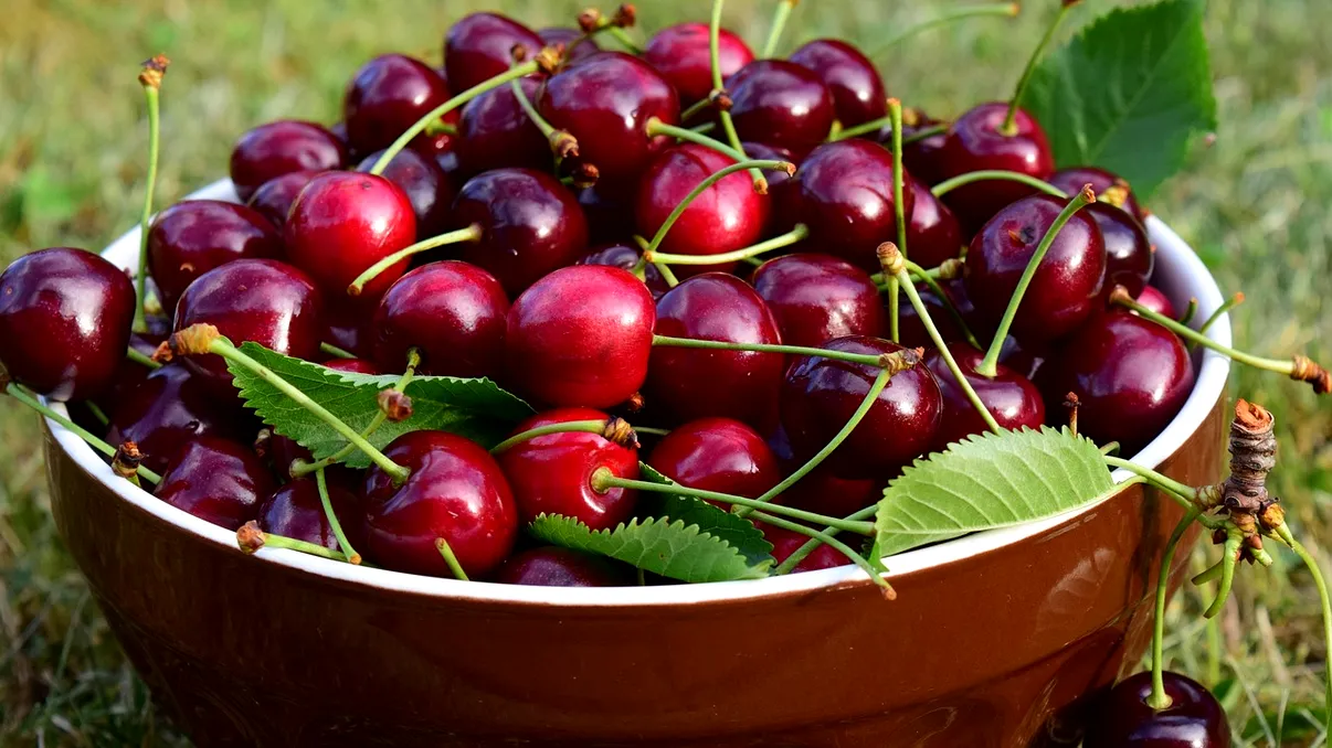Cât costă 100 de grame de cireşe în pieţe? În alţi ani dădeai mai puţin pe un kilogram