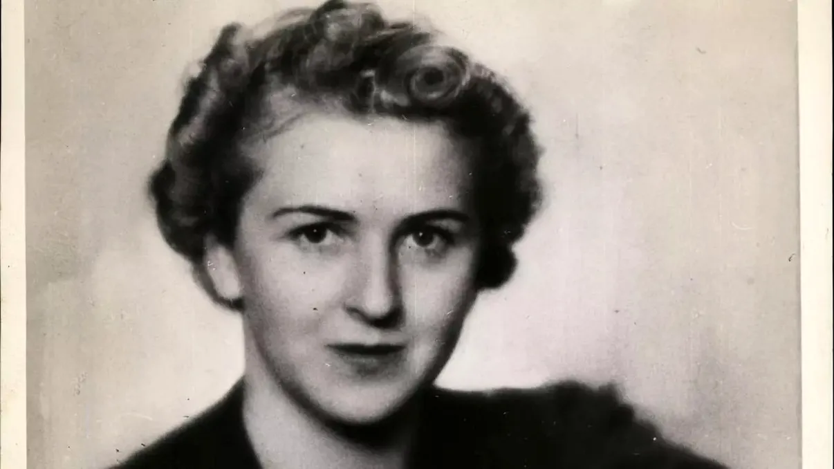 Adrian Ghenie rescrie istoria cu pensula: Eva Braun, simbol al extremismului, vândută pentru 2,8 milioane de euro