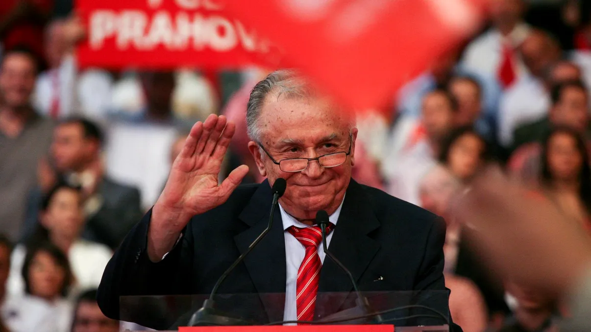 Ion Iliescu revine în atenţia publicului. Mesajul transmis de fostul preşedinte pe 7 mai: “Vă mulţumesc”