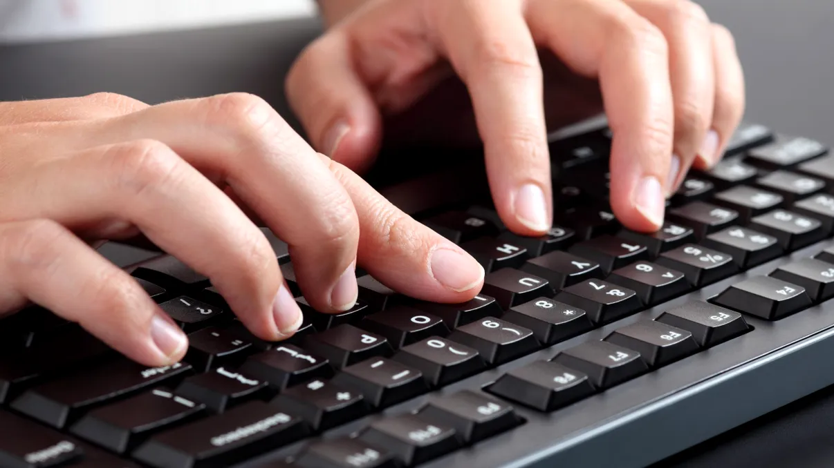 Jocurile video care îți testează viteza și precizia la tastat: Așa vezi cât de repede scrii la tastatură