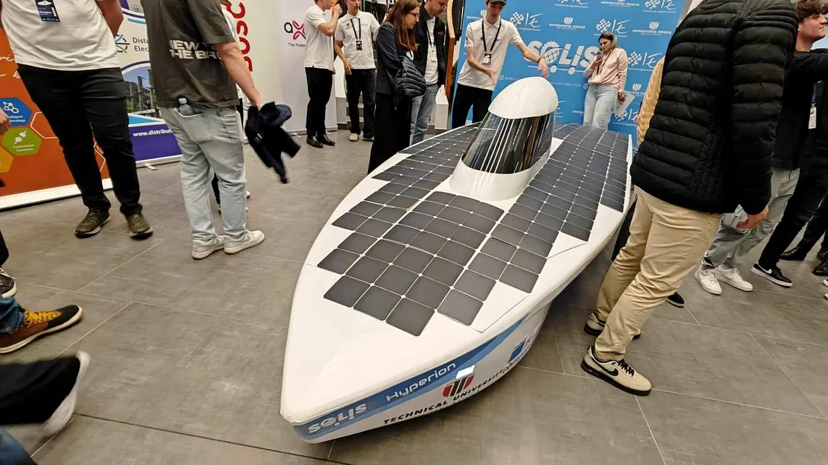 România, pe harta inovației: studenții din Cluj trimit o mașină solară în deșertul australian