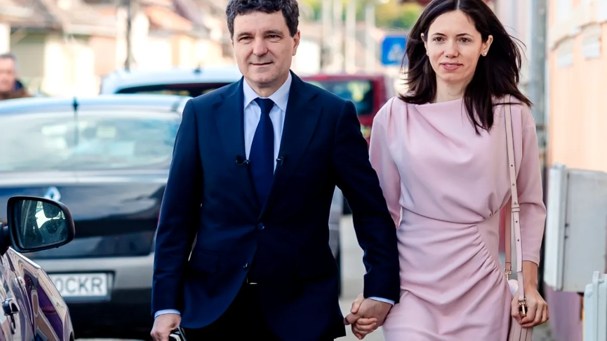 Mirabela Grădinaru, subestimată de public? Ce spune un celebru politician despre partenera lui Nicușor Dan: 