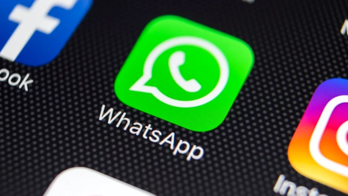 Escrocheria de pe WhatsApp și SMS care te face să nu mai încredere în propria familie. Cum rămâi fără bani în cont instant