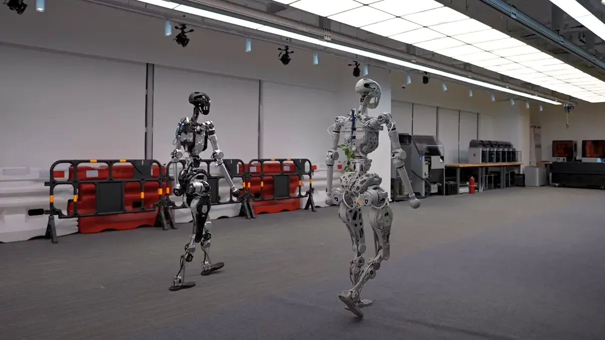 Ar putea fi primul robot care merge ca un om