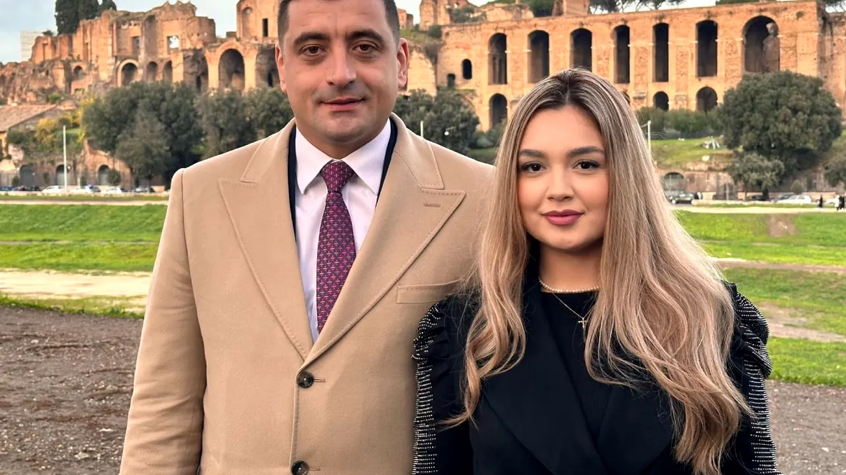 Cât câștigă pe lună soția lui George Simion. Suma, surprinzător de mică, a fost dezvăluită chiar de candidat, în direct