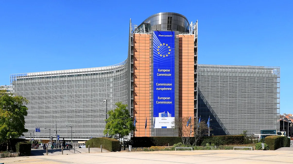 Avansul inteligenței artificiale, sabotat de Bruxelles. Avertismentul despre pericolul pentru AI al reglementărilor excesive