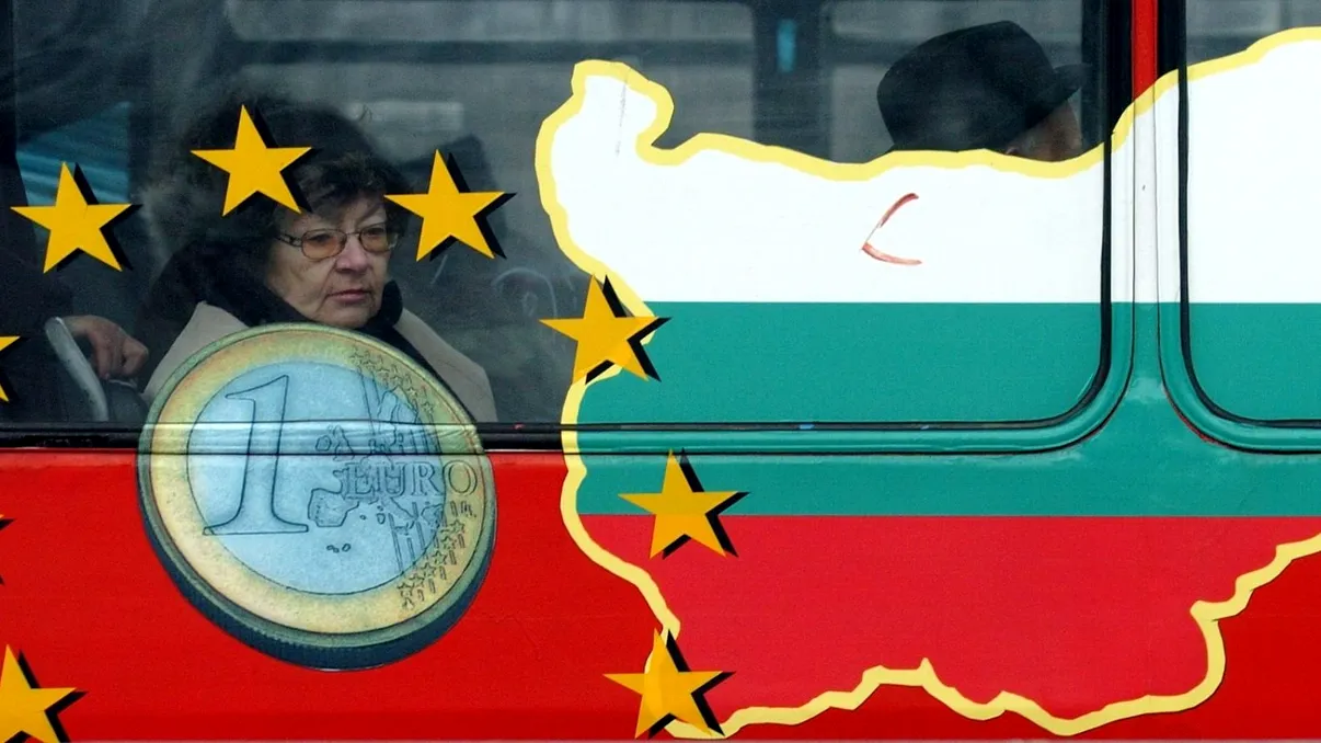 Bulgaria se pregătește să treacă la moneda euro. Ce implicații are acest pas pentru Europa și regiune