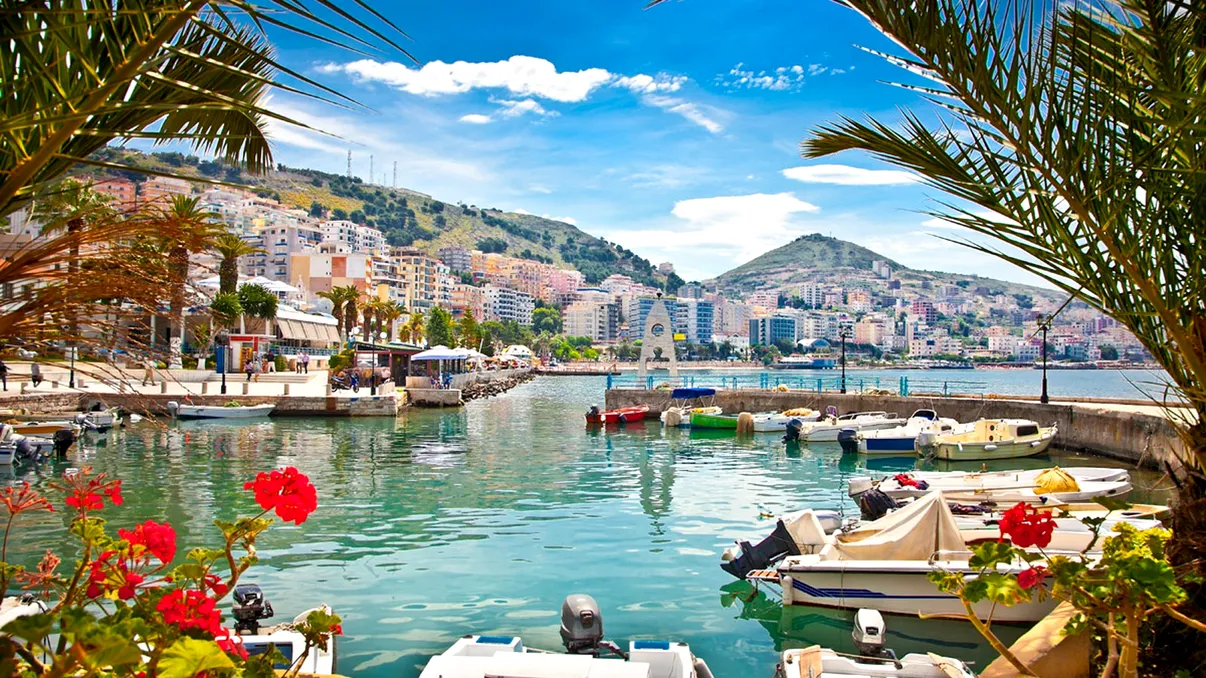 Cât costă o vacanță în Albania în 2025. O destinație ascunsă care bate Grecia la prețuri