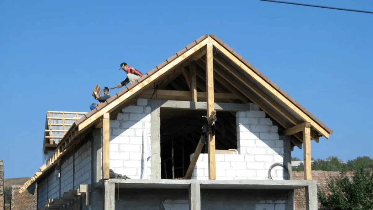 Cât costă să construiești o casă din BCA în 2025. Calcul complet pe etape pentru o locuință de aproximativ 120-150 mp