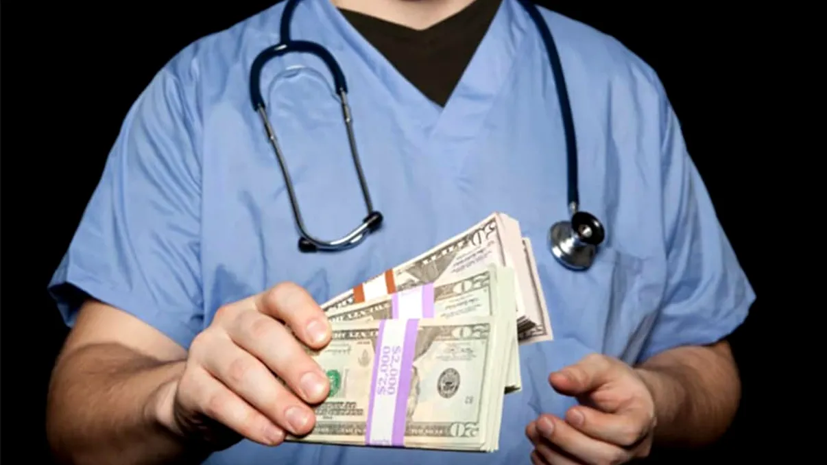 Câţi bani câştigă medicii în lume. România, sub Bulgaria, iar cel mai mare salariu este dat tot în Europa