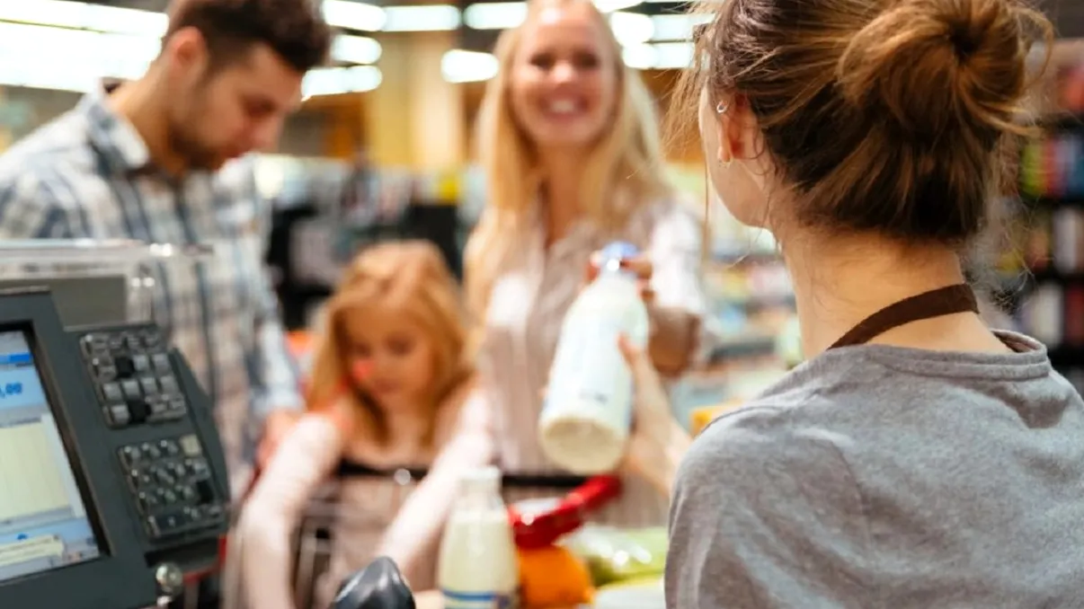 Ce salariu are un casier la Lidl sau Kaufland în 2025. Bonusuri, tichete și cum poți aplica