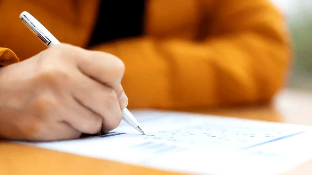 Cele mai tari perle de la BAC 2025: “Ana era o fire blândă şi a fost o victimă a tuturor bărbaţilor din nuvelă. Dar soţul i-a pus capac”