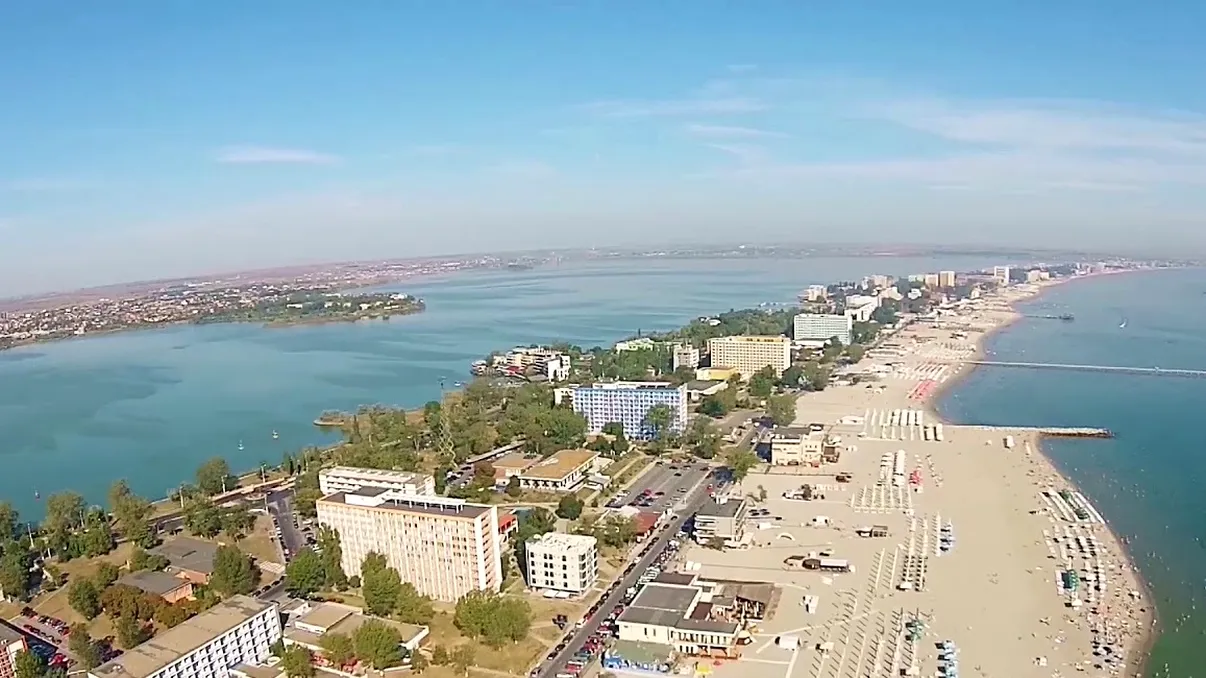 Clădirea simbol a stațiunii Mamaia va fi demolată. Zona va fi transformată total. Ce se construiește în locul ei