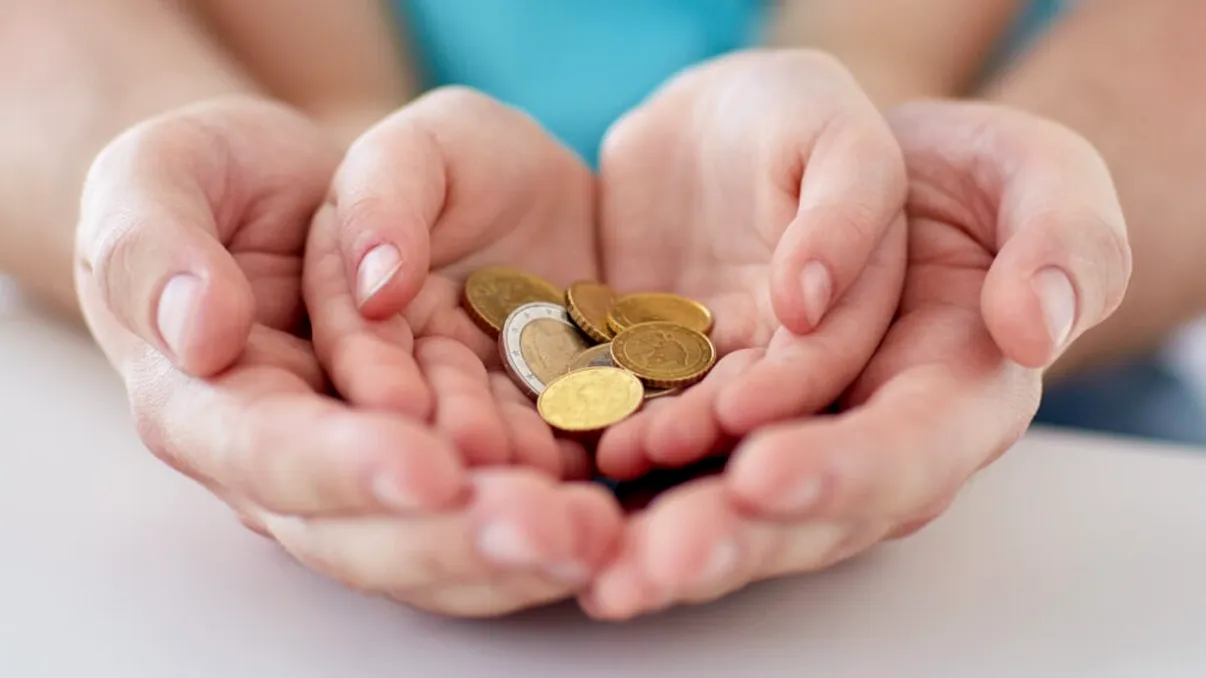 Cum pierzi 10.000 lei în 18 ani dacă nu faci un plan de economii pentru copil