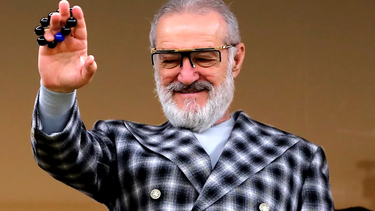 Gigi Becali a primit interzis să cânte în biserică. Enoriașii nu au mai suportat. Afaceristul vrea să schimbe numele echipei, după procesul pierdut cu Steaua
