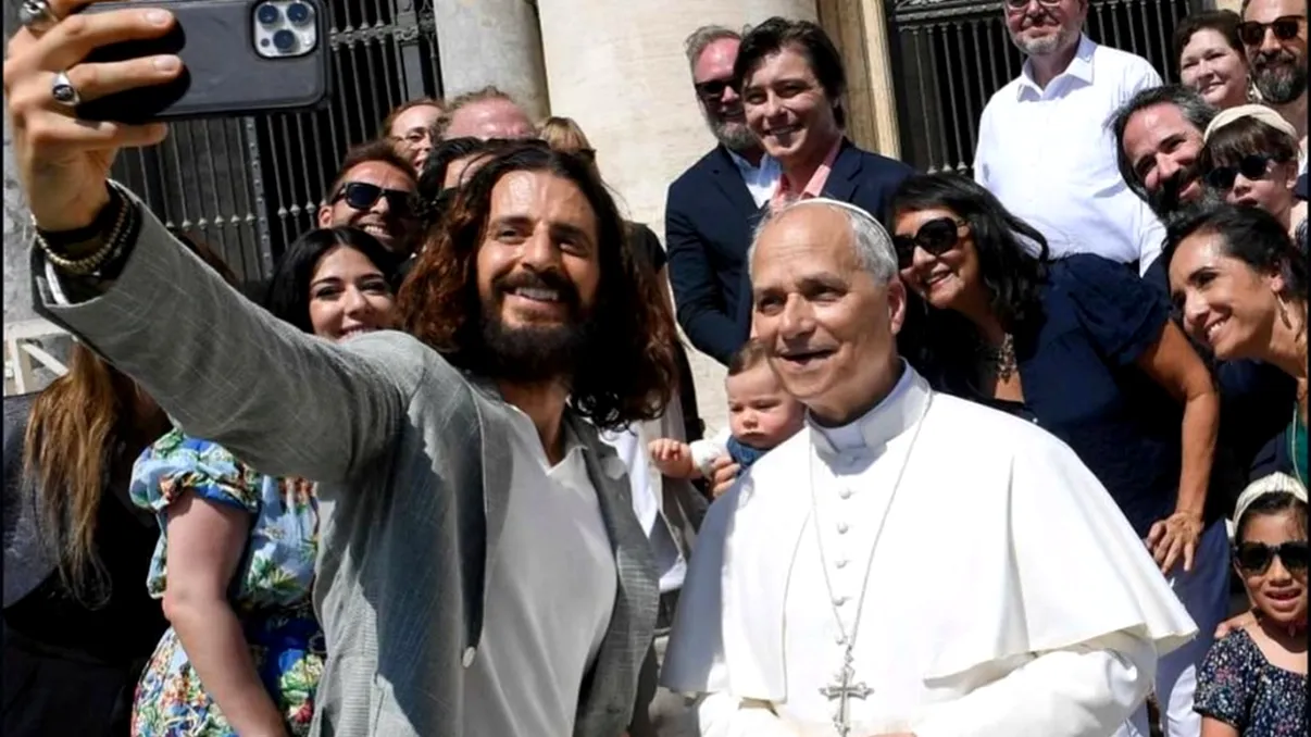 Ce a ieșit după ce Papa Leon l-a întâlnit pe Isus din „Alesul”, în mijlocul Pieței Vaticanului