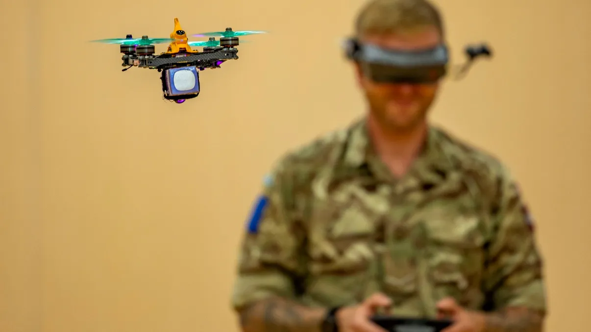 Marea Britanie redefinește strategia militară: tehnologie, drone și investiții nucleare