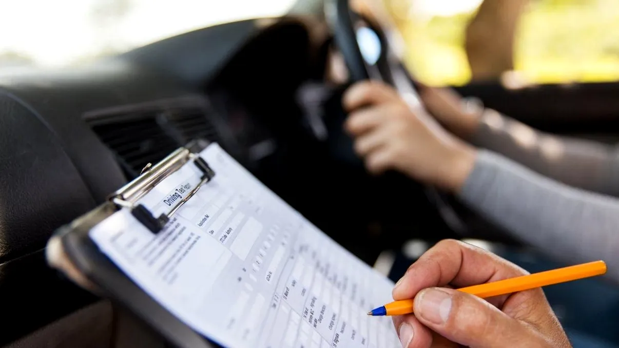 Poligonul, din nou probă pentru şcoala de şoferi? Ce alte schimbări ar putea apărea pentru viitori conducători auto