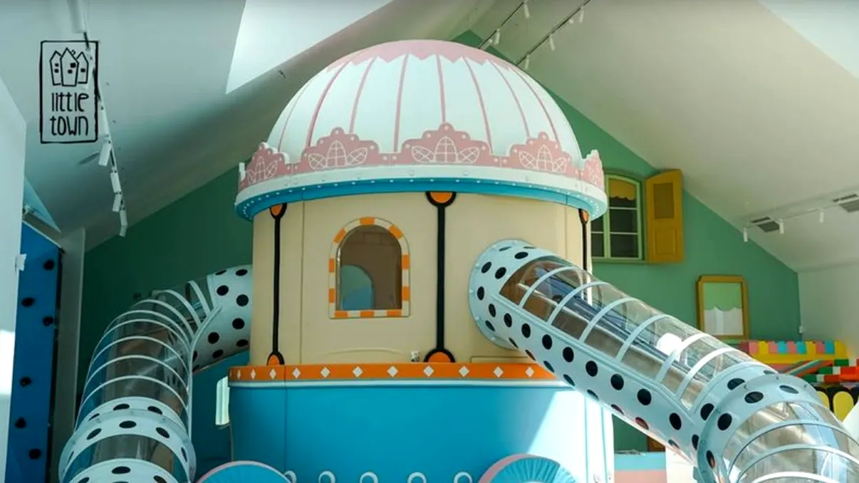 Județul din România în care se deschide cel mai mare loc de joacă pentru copii. Cât costă accesul în mini orășelul pentru cei mici