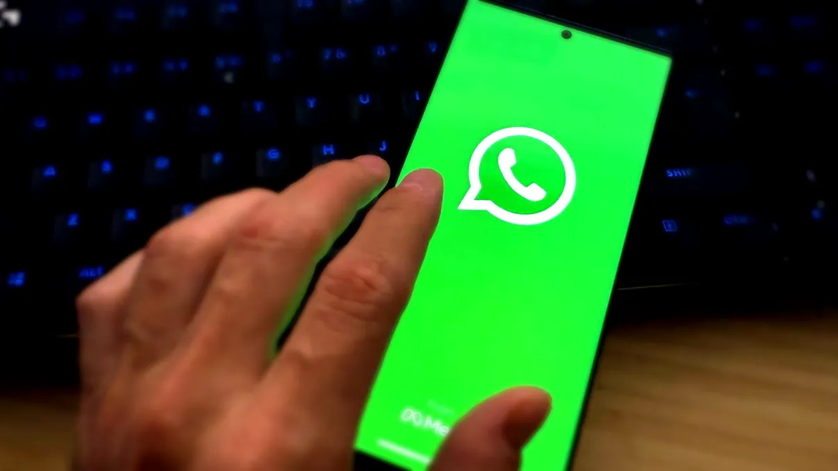 Mesajele WhatsApp care te pot lăsa fără locul de muncă