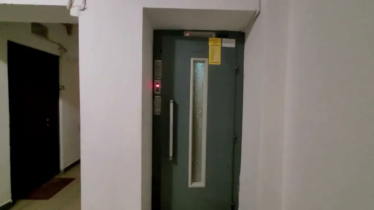 Un lift s-a prăbușit cu un copil și trei adulți înăuntru. Intervenție de urgență la Timișoara