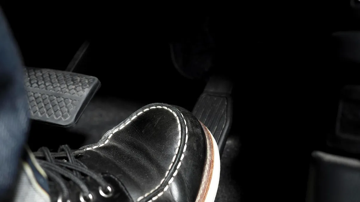 Ce este frâna neconvențională și când poate salva vieți: Sfaturi utile direct de la unul dintre cei mai mari experți în domeniu