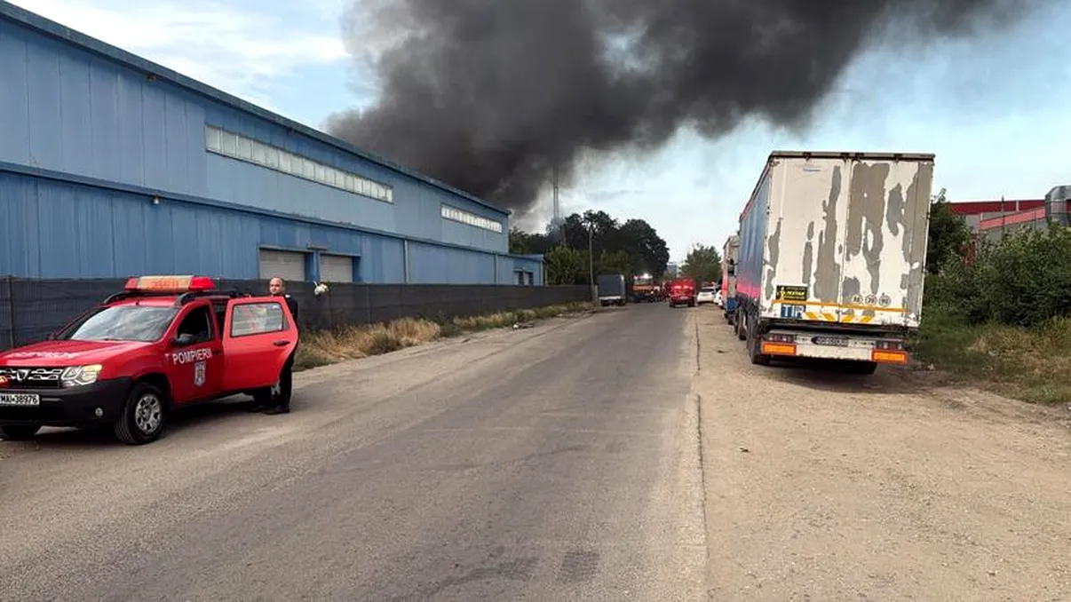 Incendiu puternic în Sectorul 6 din București: Depozit cu butelii de oxigen în flăcări. RO-Alert emis din cauza fumului dens