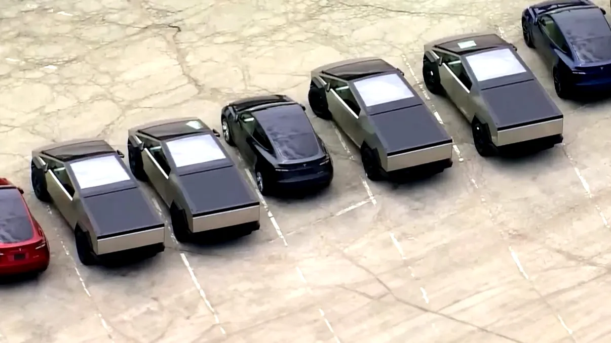 Soluția lui Elon Musk pentru mașinile Tesla care pur și simplu nu se mai vând. Ce face cu ele din lipsă de spațiu