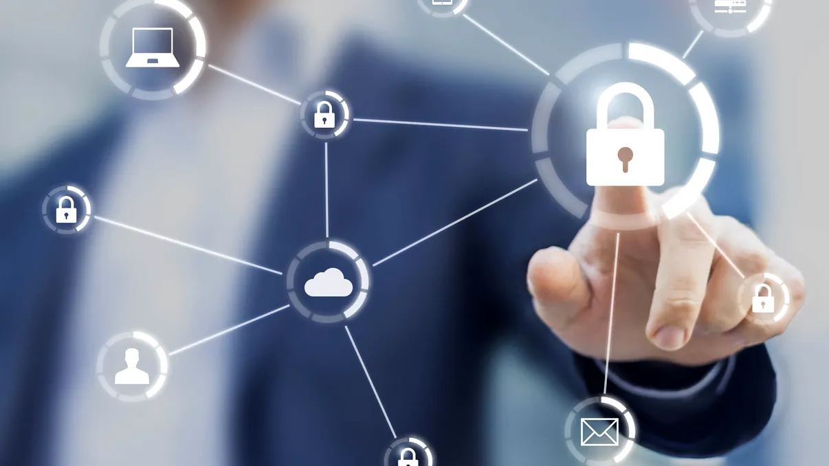 Internetul ne supraveghează: Camerele web care te pot spiona din propriul dormitor