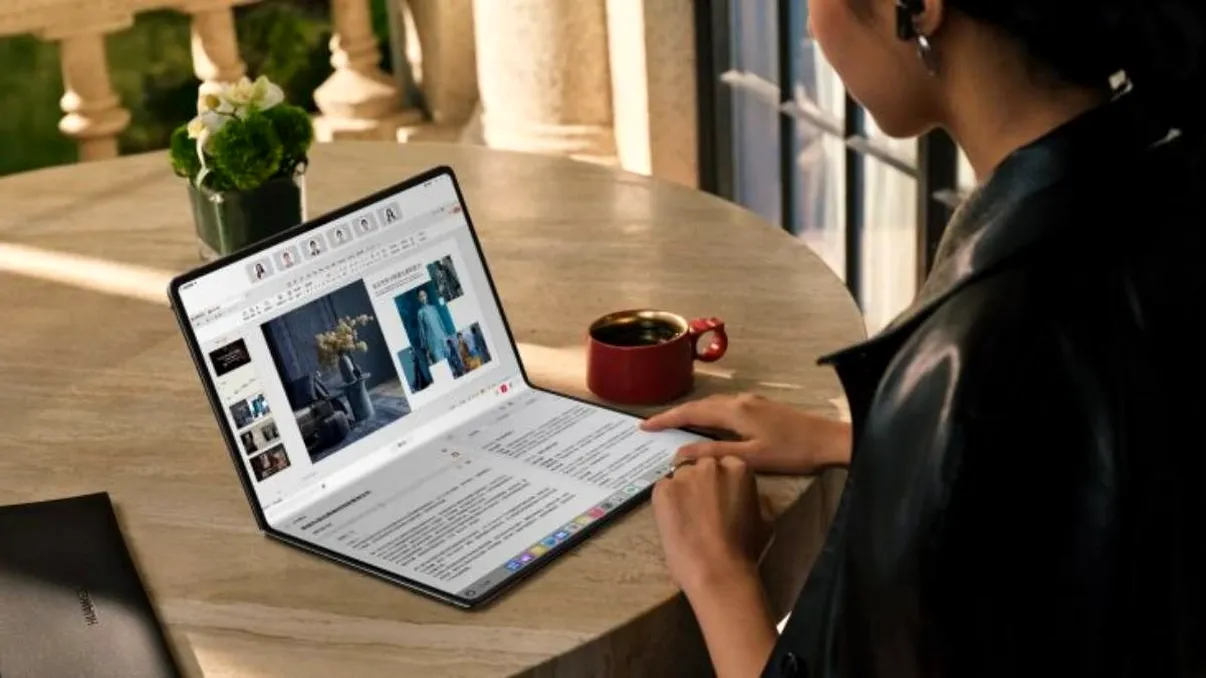 Amazon ia fața Apple: o tabletă pliabilă ar putea apărea în 2026, cu mult înainte de iPad-ul flexibil