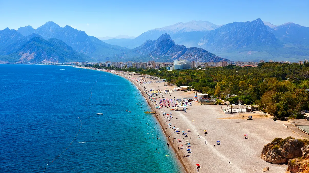 Staţiunea populară din Turcia care a ajuns pustie. Era inima petrecerilor vara, de ce au abandonat-o turiştii