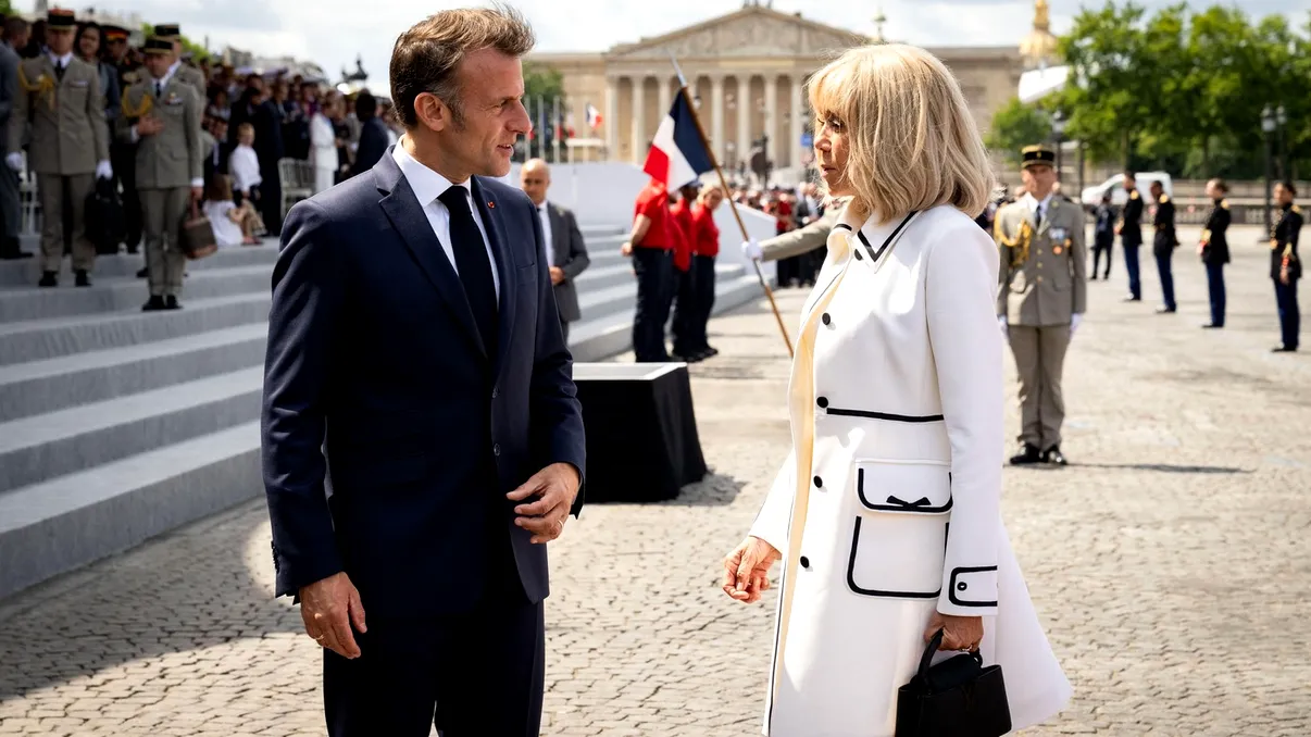 Brigitte Macron, atitudine ciudată faţă de soţul său. Preşedintele Franţei a fost din nou ignorat în public, după zvonurile divorţului