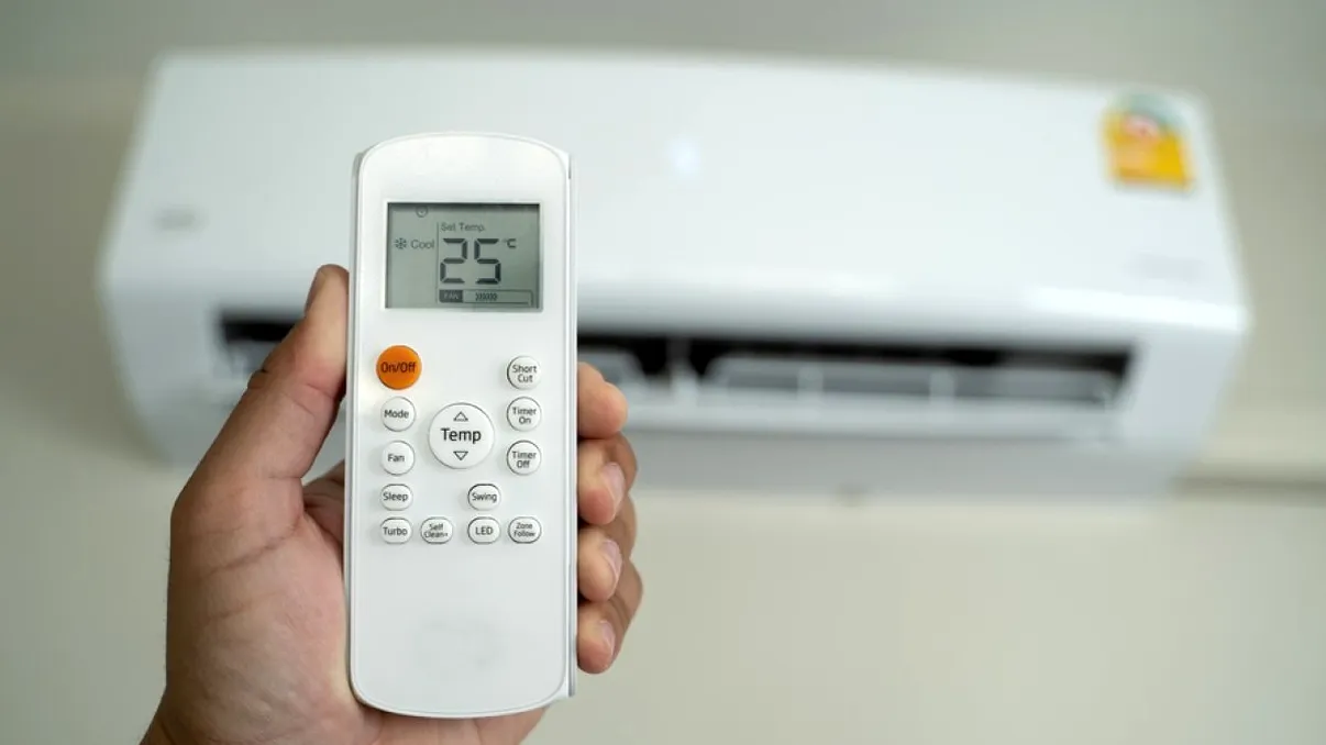 Cum să folosești aerul condiționat fără să plătești o avere la curent. Consumul lunar poate fi la fel de mic ca al unui frigider. Ce truc trebuie să aplici