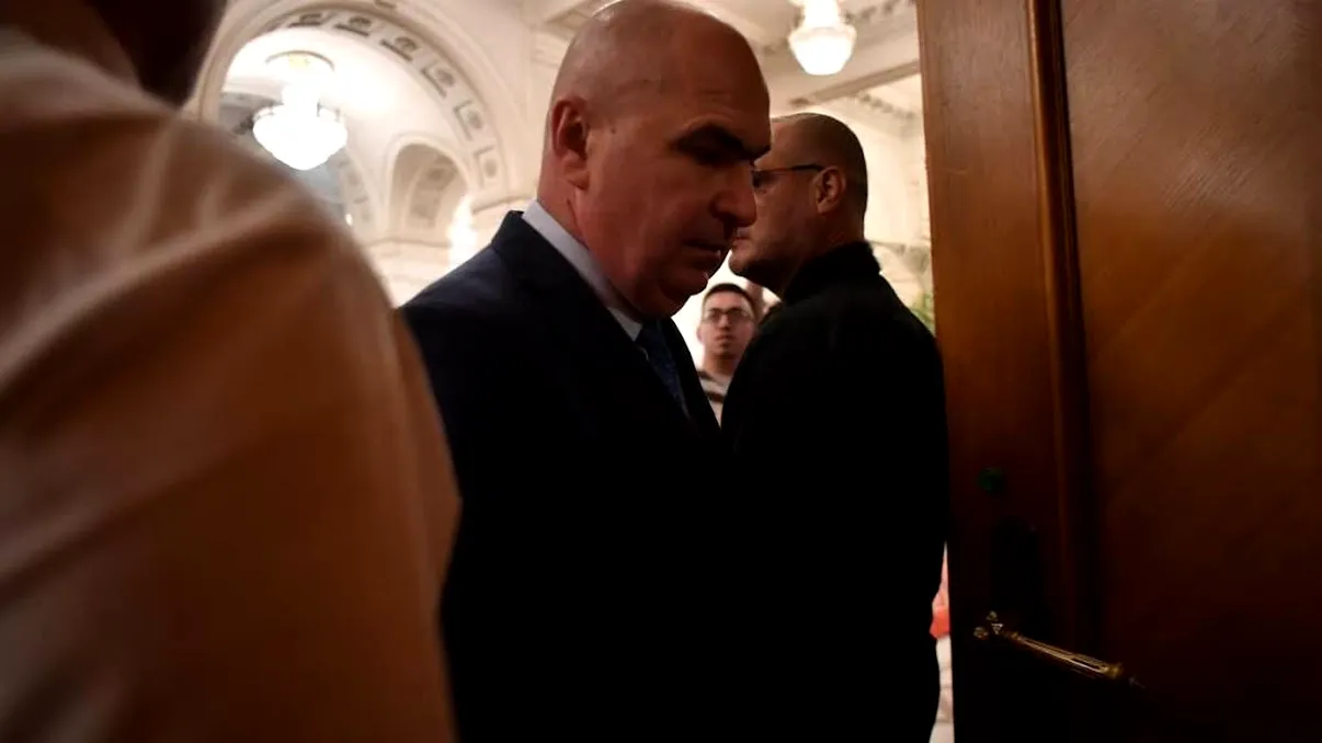 Bolojan mai vine cu două pachete de măsuri fiscal-bugetare - intră tare în pensiile speciale prin reforme, fără 
